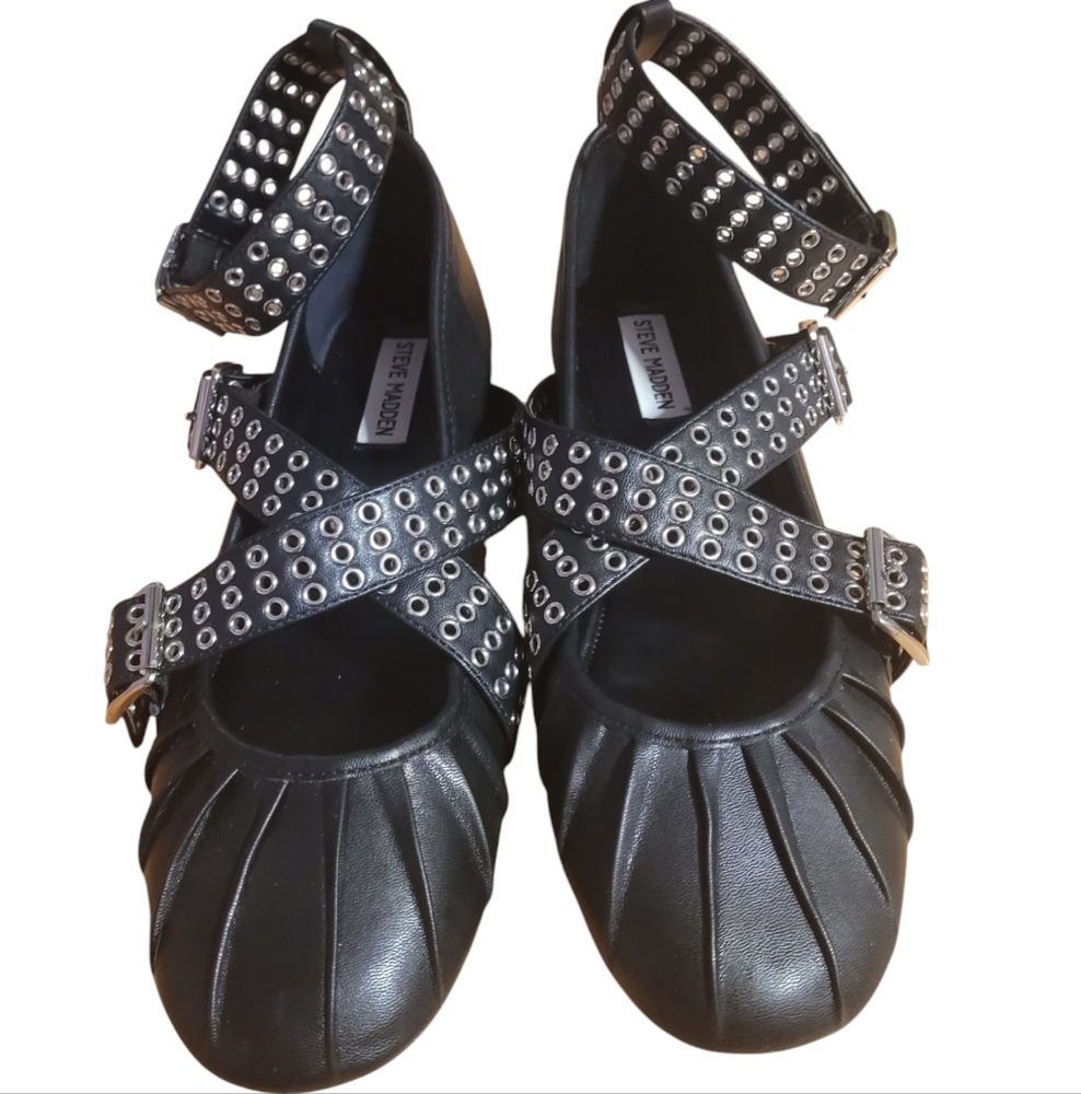 Steve Madden Bryar ballet flat sz 10 buckle closures